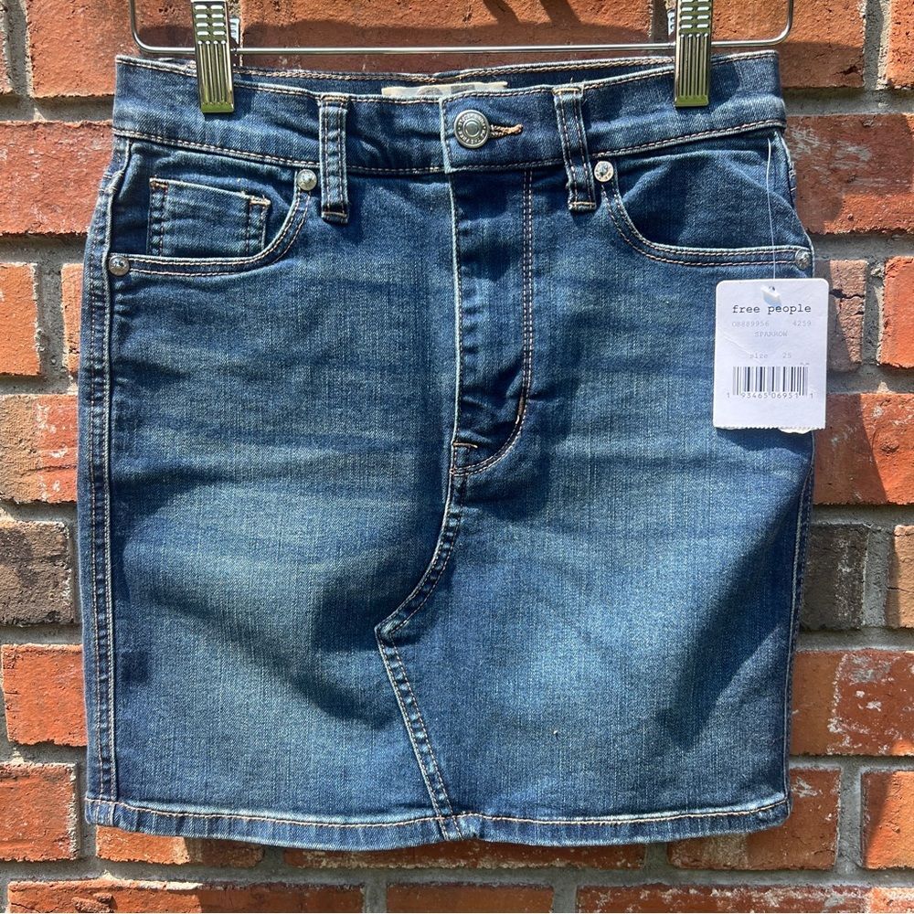 Hand-Painted Free People Denim Mini Skirt with French Bulldog design Size 25 - Picture 2 of 5